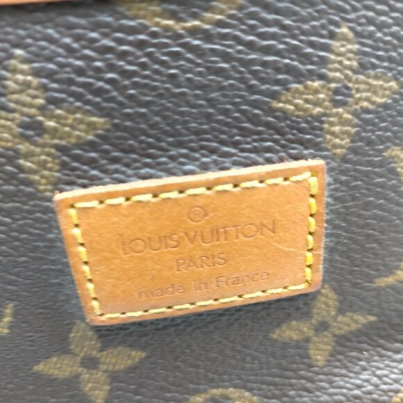 Authentic Louis Vuitton Saumur 35 Brown Monogram Crossbody Bag mon663-110925 - Picture 8 of 16